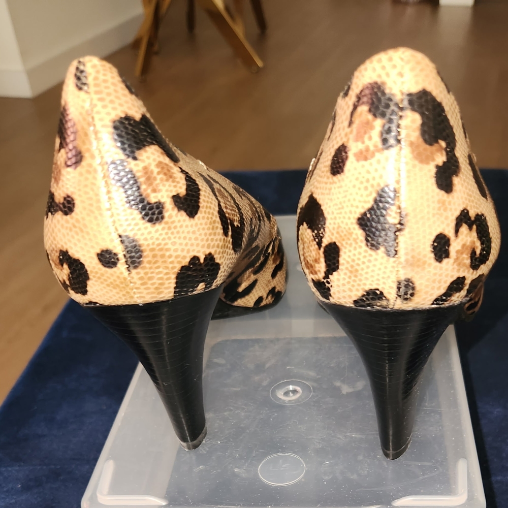 Anne Klein Tan and Black Heels
